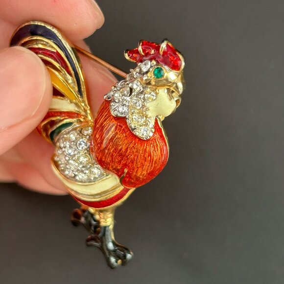 Vintage Enamel Rooster Brooch, Gold Tone Barnyard Chicken Pin - Picture 5 of 8